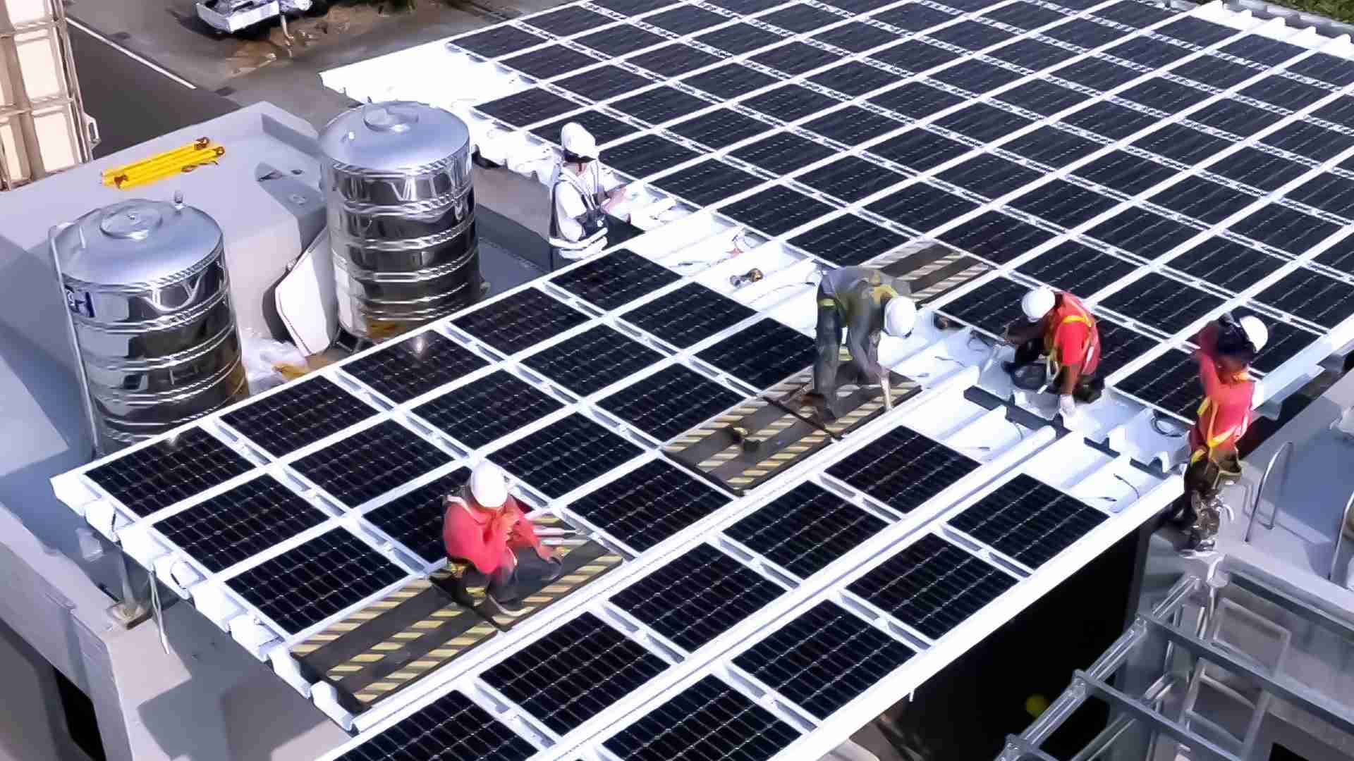 z6mg·人生就是博着力于替代能源之技术研发，，，，如光电浪板的相关制程、、设备与产品，，，其中所开发之光电整合型浪板，，，减少传统金属支架安装，，，，更提升耐候度，，，可广泛运用于多元场域，，，并辅助建筑达到净零碳排目标