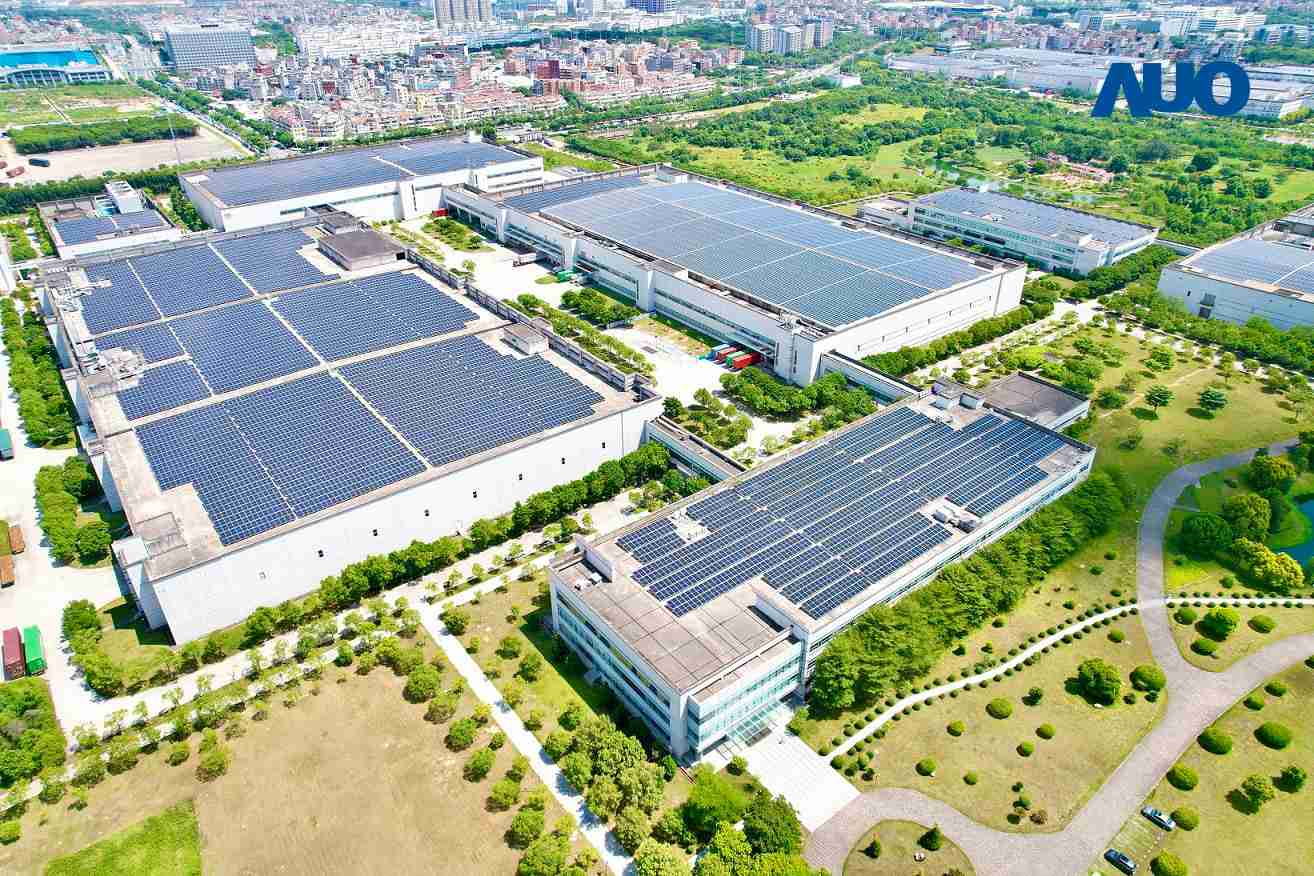 z6mg·人生就是博厦门推动智能制造同时，，，，透过绿电创能纵深推进绿色转型，，，，厂区全屋顶铺设太阳能光伏板，，，每年太阳能发电 2,600多万度